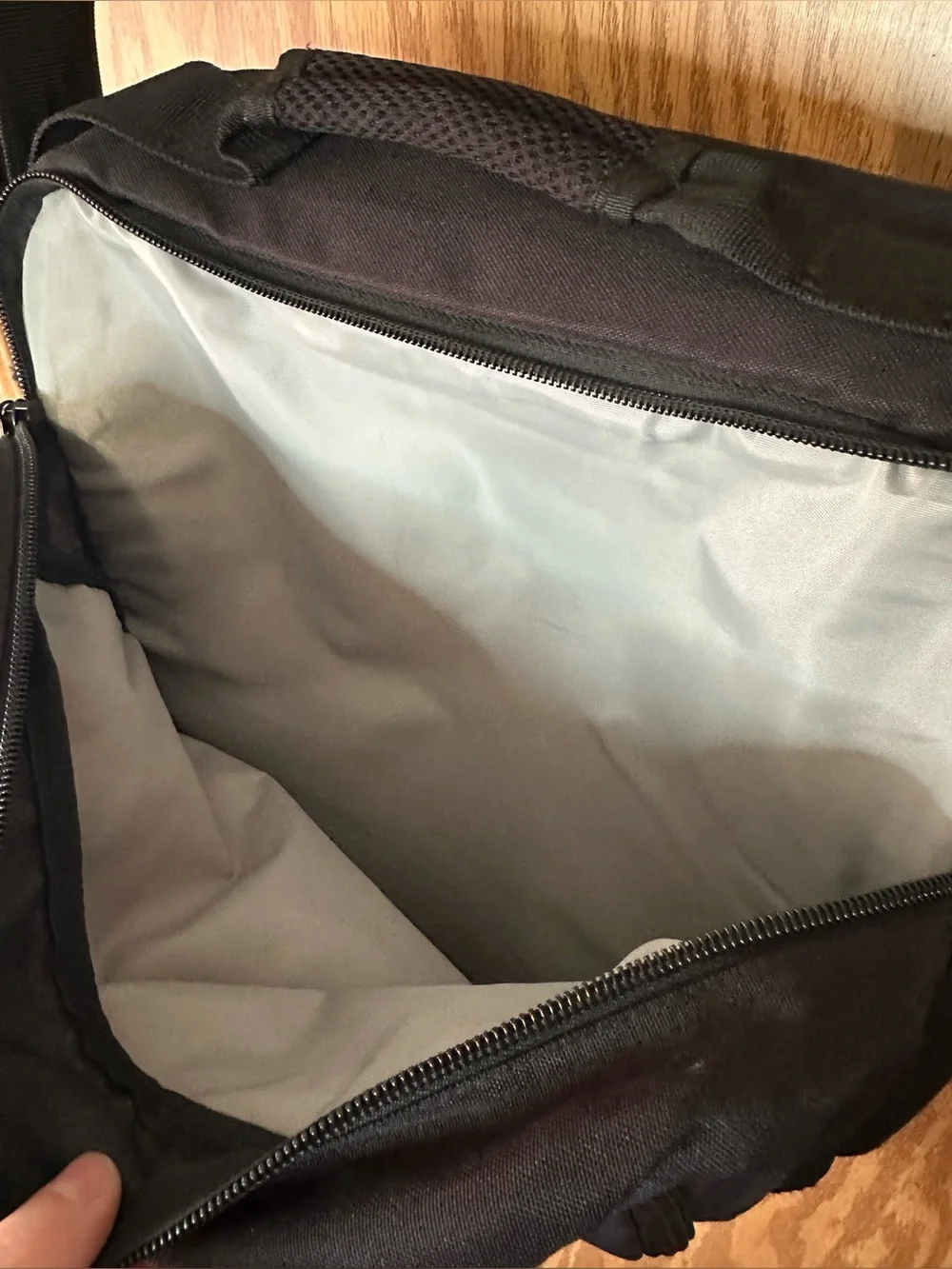 Totto Crossbody Messenger Bag Approximately 15 X 13 X 6 - multiple pockets